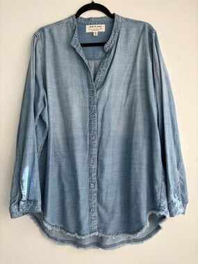 Anthropologie Cloth & Stone Lyocell denim Button Down Top 🌟